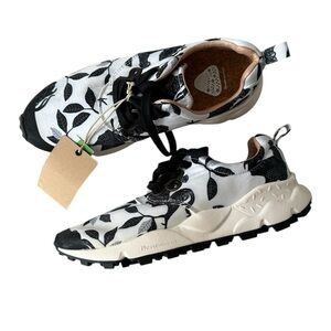 Flower Mountain Rooster Sneakers